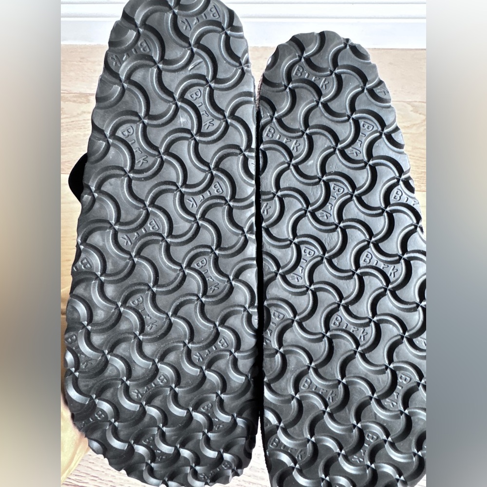 New Birkenstock Boston Braided Black
Suede Leather sz: 39 | 8-8.5 - Picture 8 of 8